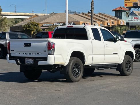 Used 2022 Toyota Tacoma SR5 image 5