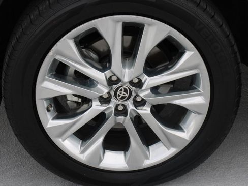 Certified 2022 Toyota Highlander Limited image 10