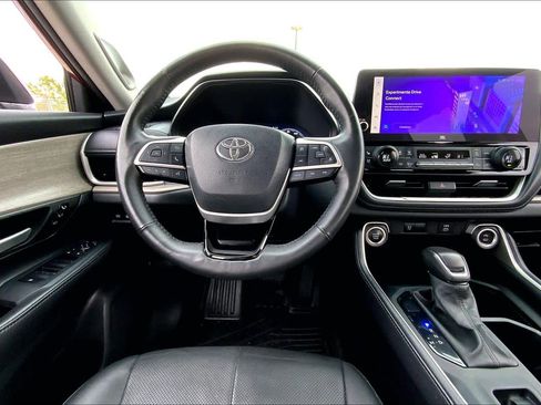 Used 2024 Toyota Grand Highlander Limited image 5