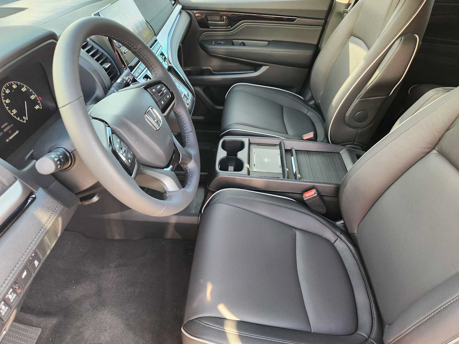 New 2027 Honda Odyssey Touring image 2