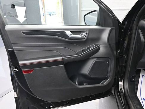 Used 2025 Ford Escape ST-Line image 10