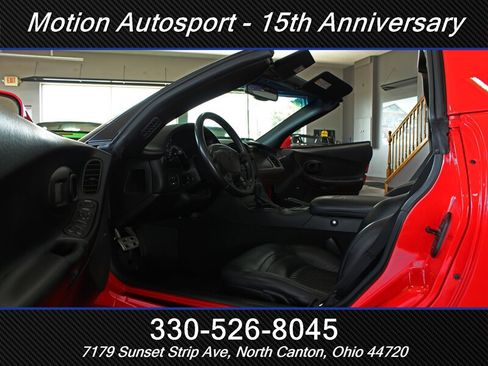 Used 2003 Chevrolet Corvette Coupe w/ Preferred Equipment Group RWD image 19