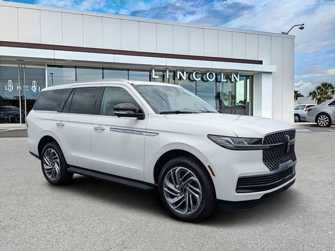 New 2027 Lincoln Navigator Premiere RWD image 1