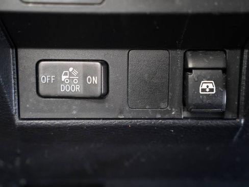 Used 2017 Toyota Tundra SR5 w/ SR5 Upgrade Package AWD/4WD image 24