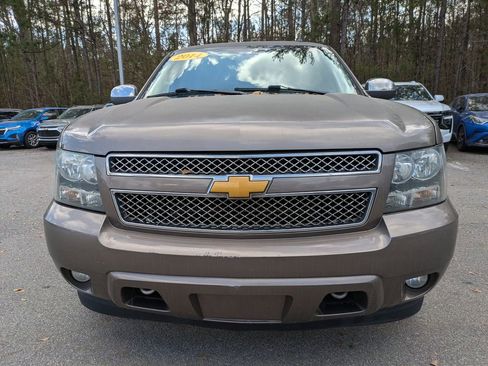 Used 2014 Chevrolet Suburban LTZ image 9