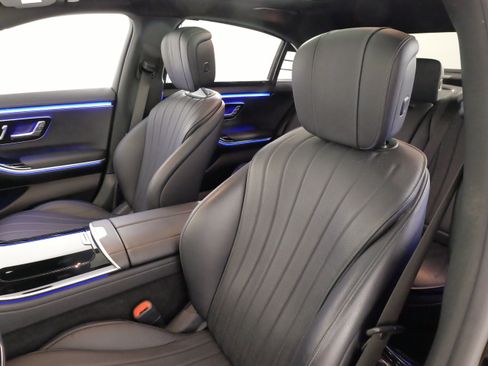 Used 2022 Mercedes-Benz S 500 4MATIC w/ AMG Line Package image 33