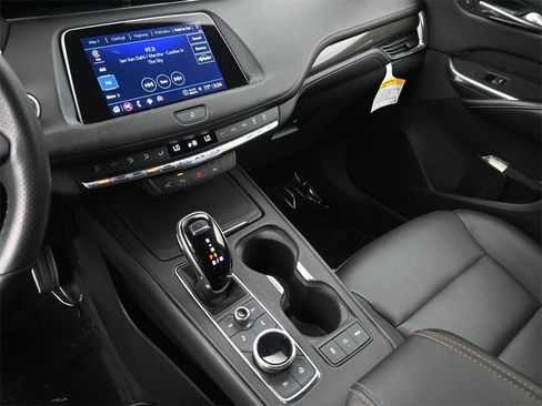 Certified 2022 Cadillac XT4 Sport w/ Enhanced Visibility Package image 8