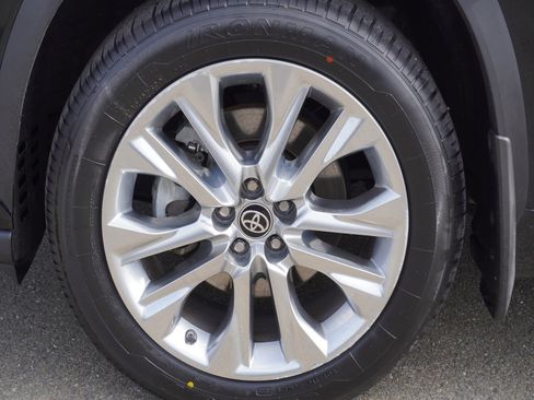 Used 2022 Toyota Highlander Limited image 7