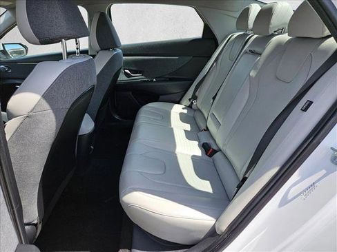 Used 2024 Hyundai Elantra Limited FWD image 24