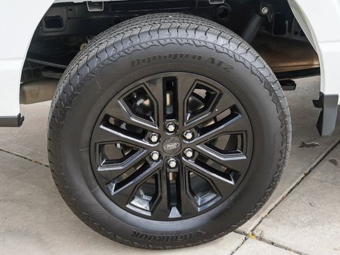 Used 2025 Ford F150 Lariat AWD/4WD image 11