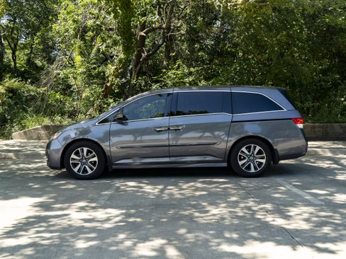 Used 2014 Honda Odyssey Touring image 6