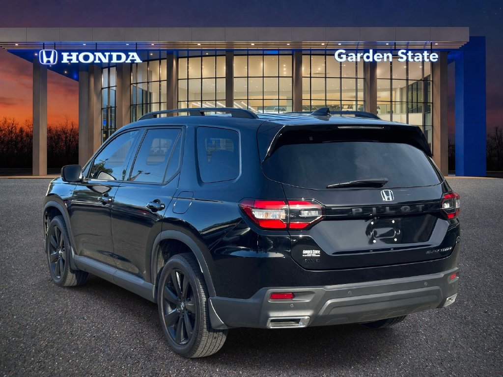 Used 2025 Honda Pilot Black Edition image 3