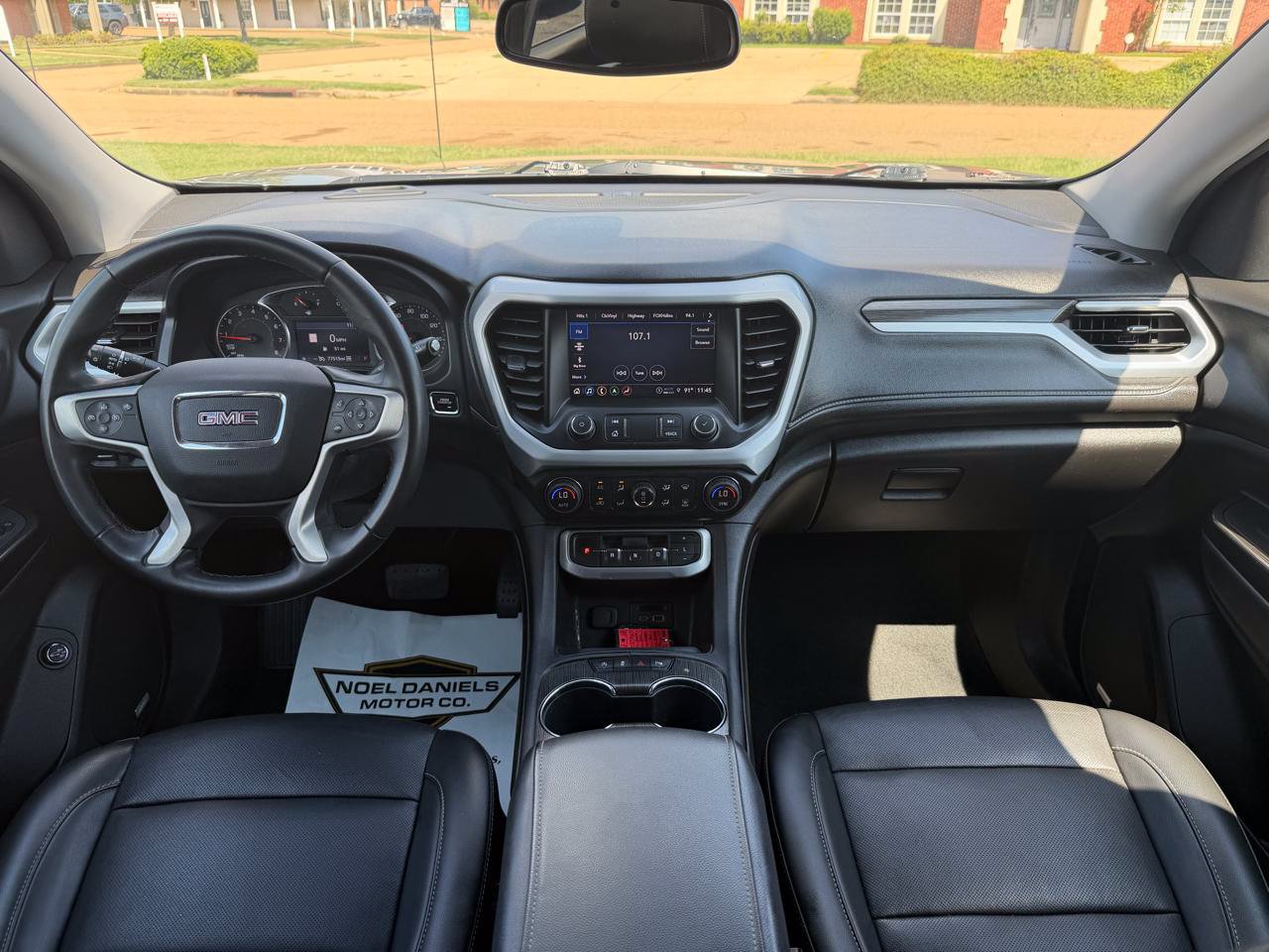 Used 2023 GMC Acadia SLT AWD/4WD image 23