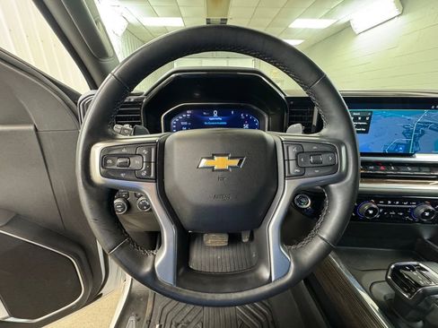 Used 2025 Chevrolet Silverado 1500 LT AWD/4WD image 32