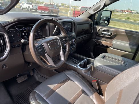 Used 2021 GMC Sierra 2500 Denali w/ Denali Ultimate Package image 9