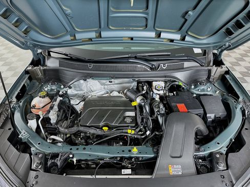 Used 2025 Chevrolet Trax LS w/ LS Convenience Package image 32