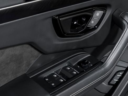 Used 2024 Lamborghini Urus S image 10