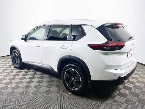 Certified 2026 Nissan Rogue SV w/ SV Premium Package image 6