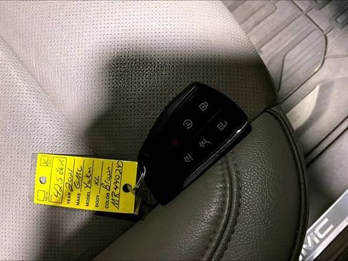 Used 2021 GMC Yukon XL SLT w/ SLT Premium Package AWD/4WD image 30