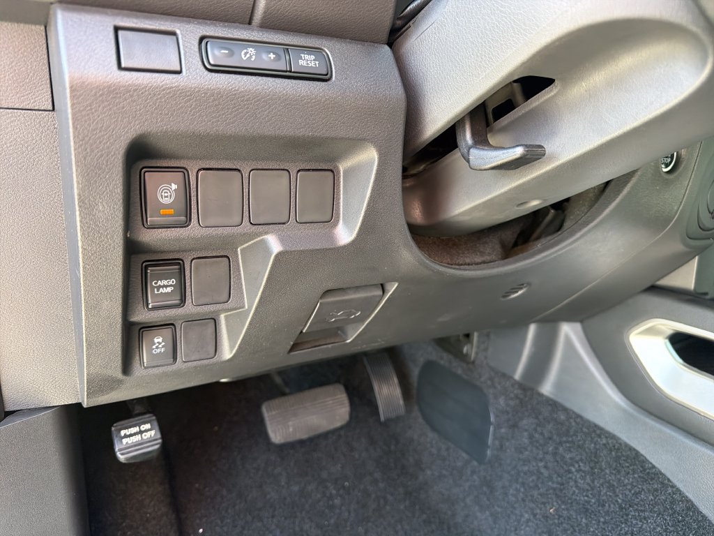 Used 2025 Nissan Frontier SV RWD image 16