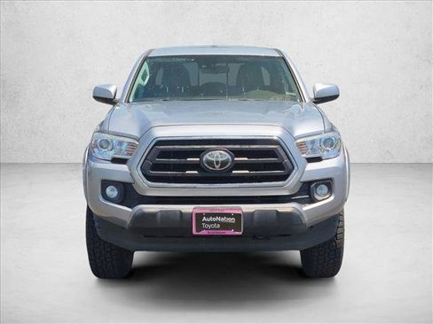 Used 2020 Toyota Tacoma SR5 RWD image 2