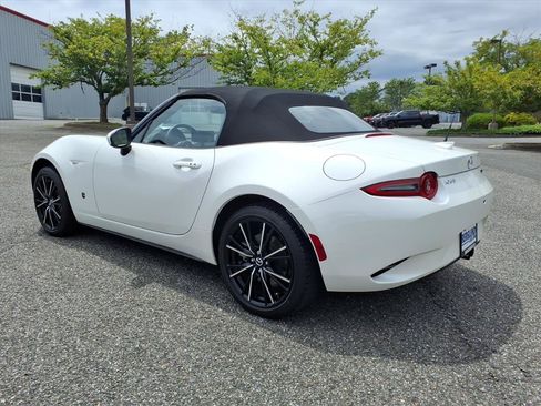 Used 2025 MAZDA MX-5 Miata Grand Touring RWD image 12