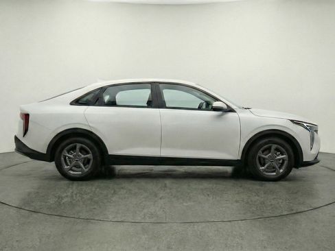 Used 2025 Kia K4 LXS image 11