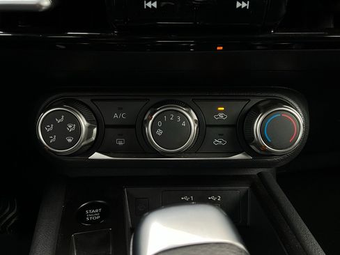 Used 2025 Nissan Kicks SV image 25