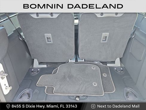 Used 2025 Ford Bronco Badlands image 5