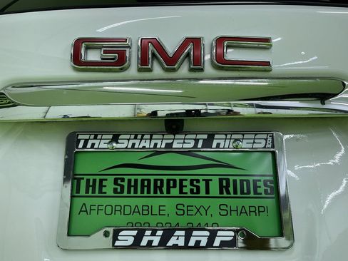 Used 2023 GMC Terrain SLE w/ Driver Convenience Package image 12