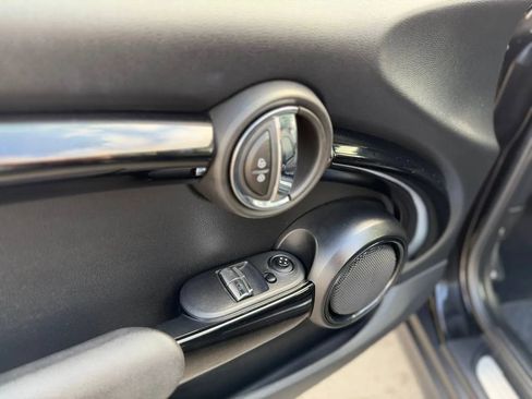 Used 2019 MINI Cooper 2-Door Hardtop image 36