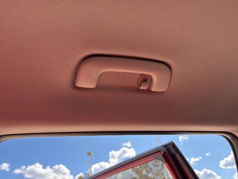 Used 2025 Kia Seltos SX image 44