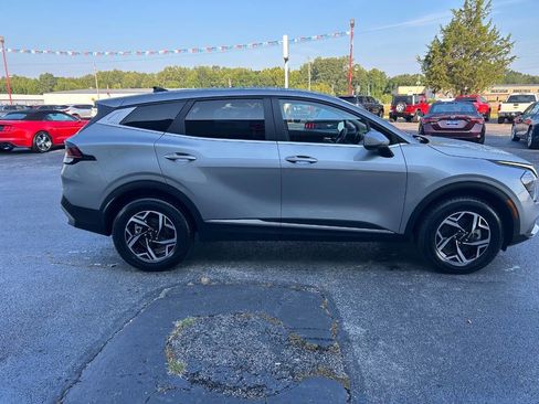 Used 2023 Kia Sportage LX image 7