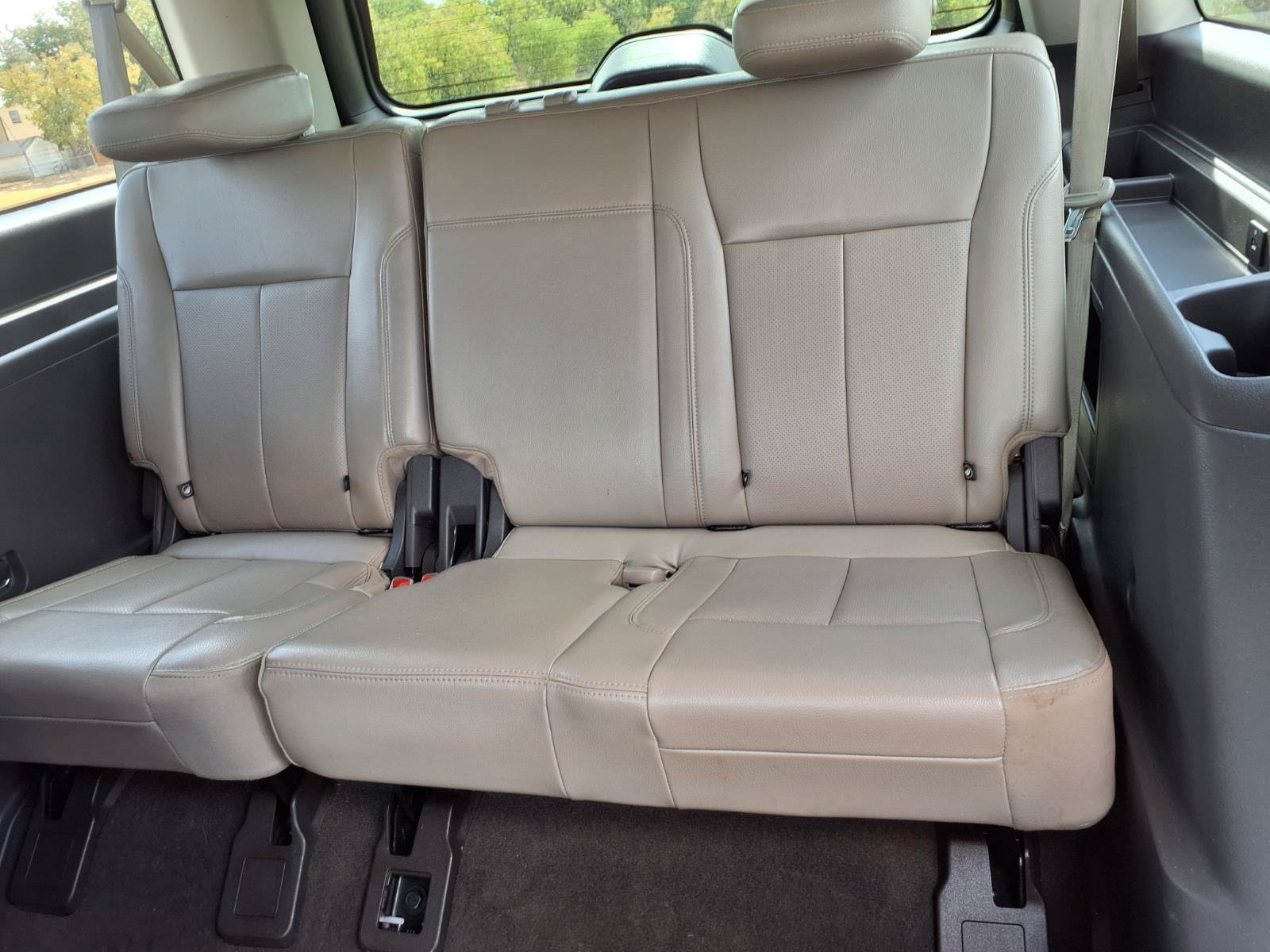 Used 2020 Ford Expedition Max XLT w/ Equipment Group 202A RWD image 12