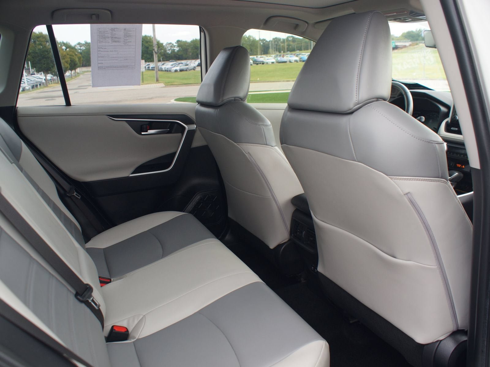 Used 2019 Toyota RAV4 Limited w/ Advanced Technology Package FWD image 25