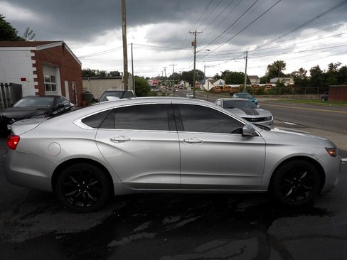 Used 2017 Chevrolet Impala LT image 7