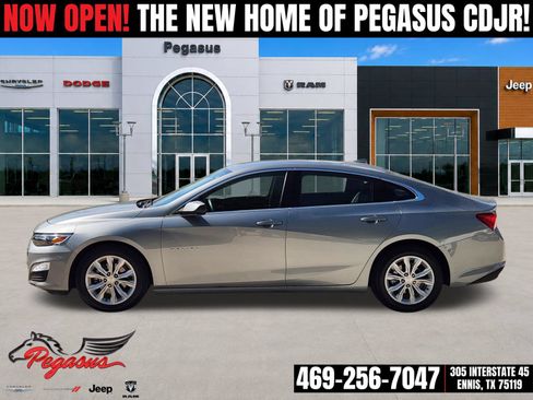 Used 2024 Chevrolet Malibu LT FWD image 3