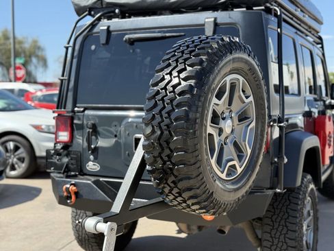 Used 2017 Jeep Wrangler Unlimited Rubicon w/ Connectivity Group image 6