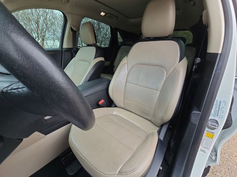 Used 2020 Ford Escape Titanium w/ Titanium Premium Package 2.0 image 11