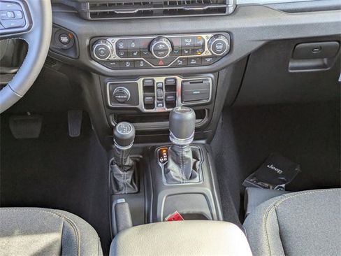 New 2025 Jeep Gladiator Sport image 19