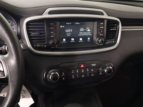 Used 2020 Kia Sorento LX FWD image 5