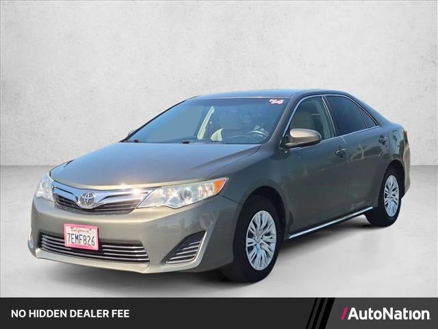 Used 2014 Toyota Camry LE FWD image 1