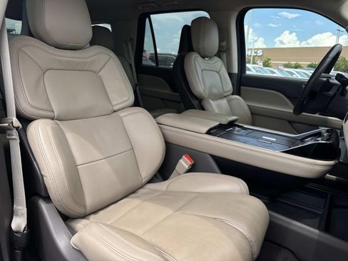 Used 2023 Lincoln Navigator Reserve AWD/4WD image 14