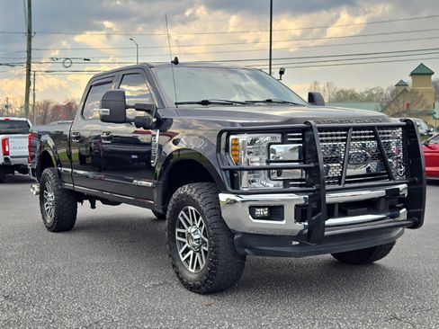 Used 2019 Ford F250 Lariat w/ Lariat Ultimate Package image 4