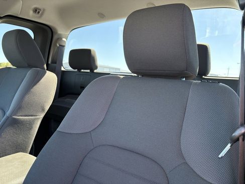 Used 2020 Nissan Frontier S image 43