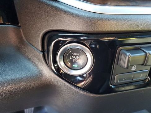 Used 2025 GMC Sierra 1500 SLT image 26