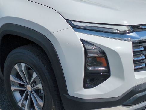 New 2026 Chevrolet Equinox LT FWD image 11