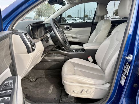 Used 2023 Kia Sorento EX w/ Panoramic Sunroof Package image 14