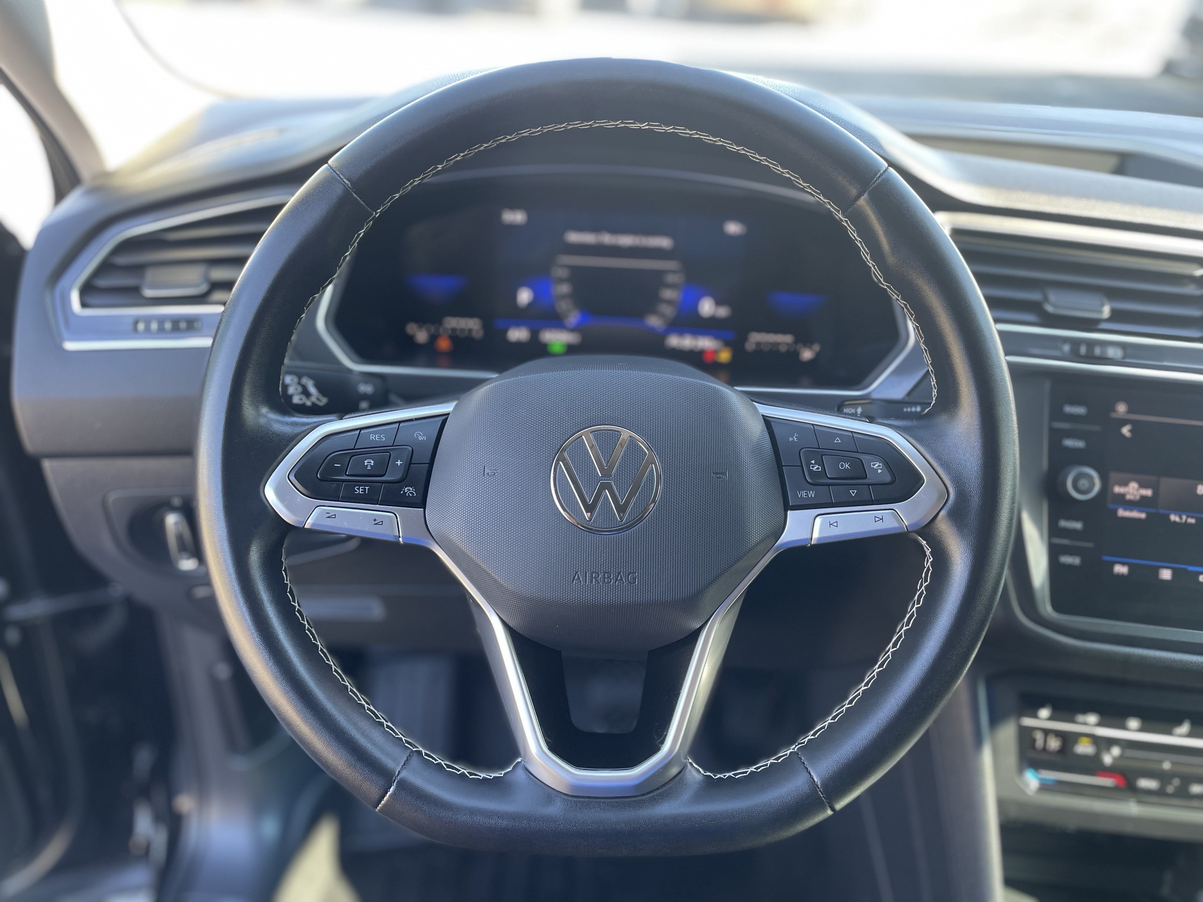 Used 2023 Volkswagen Tiguan SE FWD image 15