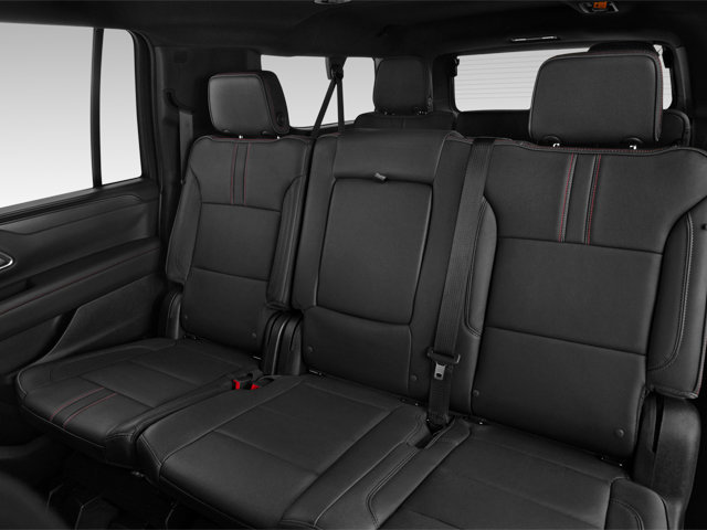 Used 2024 Chevrolet Suburban RST w/ Luxury Package AWD/4WD image 11